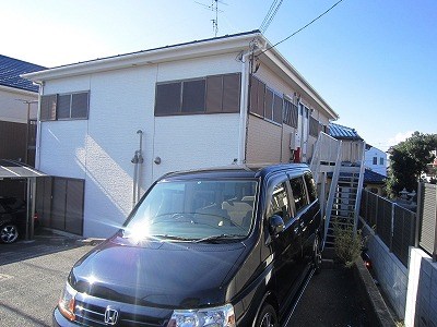 【茅ヶ崎市菱沼のアパートの駐車場】