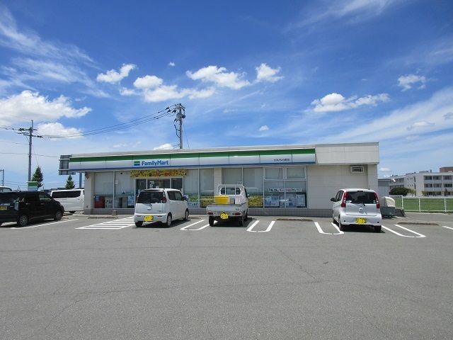 コンビニ　ファミリーマートいちょう通り店（コンビニ）まで510m