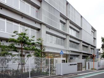 【渋谷区代々木のマンションの小学校】