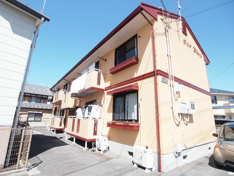 野洲市行畑のアパートの建物外観