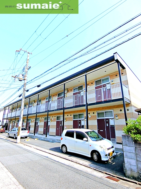 和歌山市島崎町のアパートの建物外観