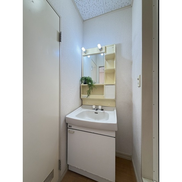 洗面設備　コンパクトな洗面所になっています♪