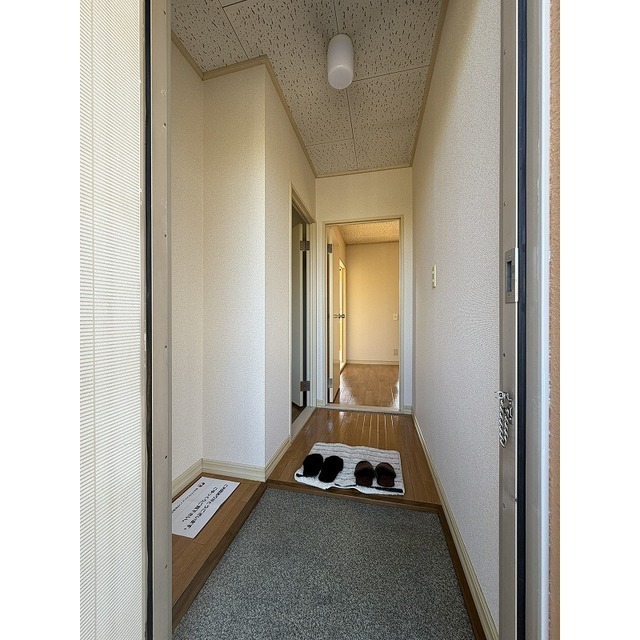 玄関　玄関ホールでプライベート空間を守ります♪