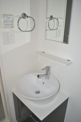 洗面設備　独立洗面化粧台付き