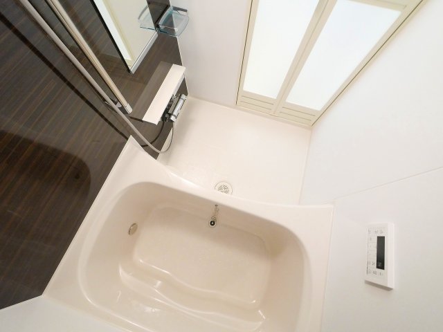 バス・シャワールーム　落ち着いた空間のお風呂です