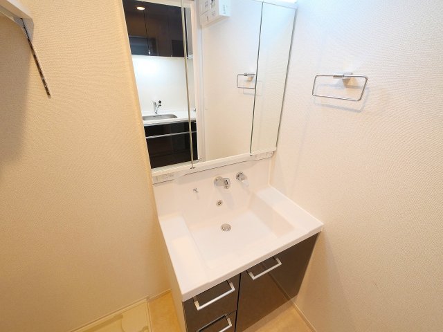 洗面設備　スペースが確保できる洗面所です