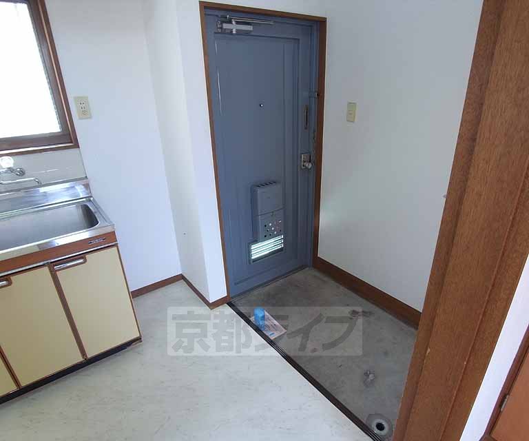 玄関　・お部屋探しは京都ライフまで・