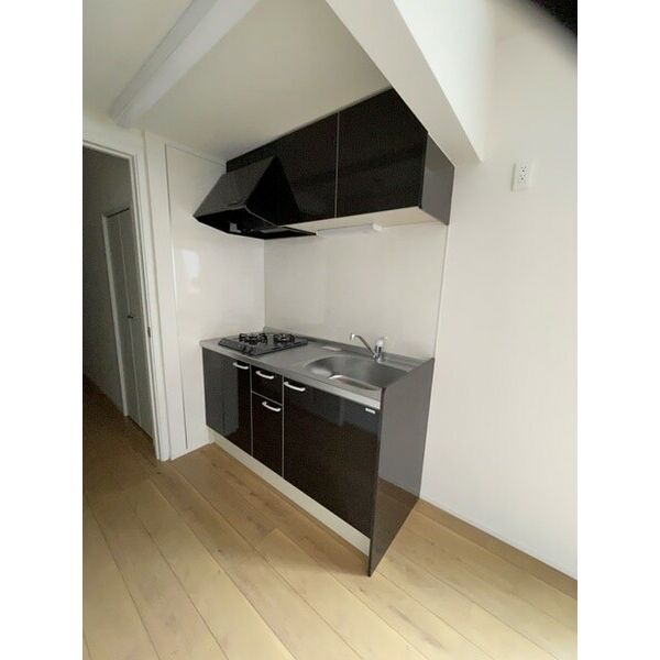 キッチン　写真は別部屋の為現況と異なる場合がございます