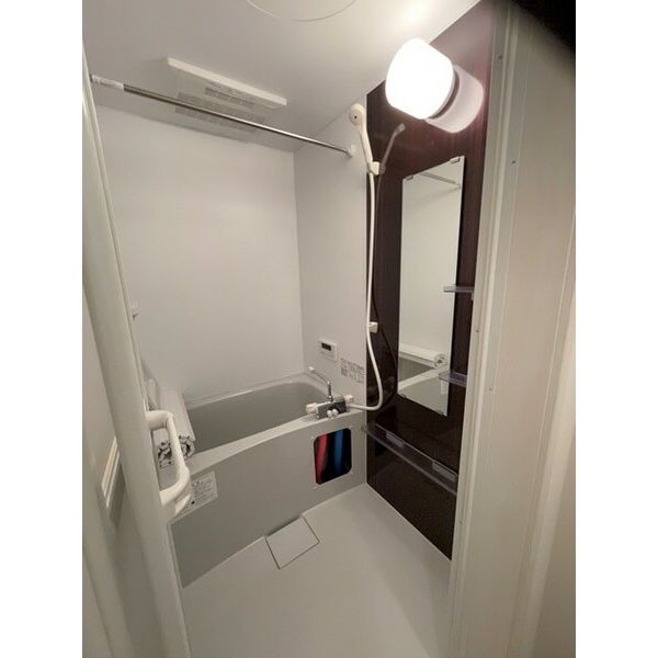 バス・シャワールーム　写真は別部屋の為現況と異なる場合がございます