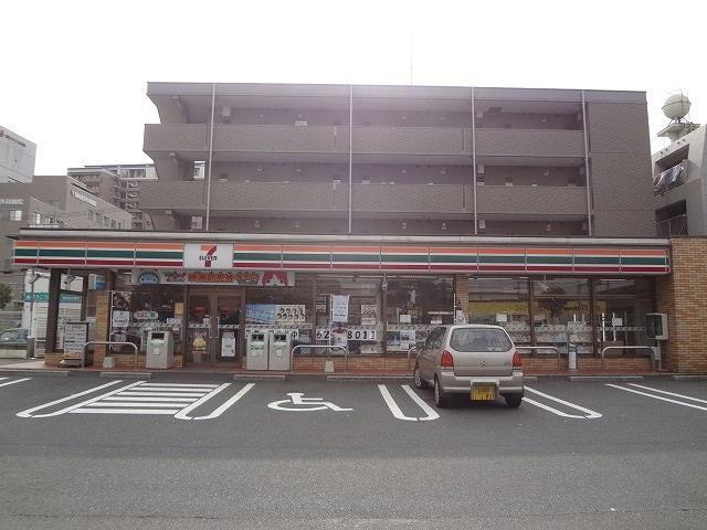 コンビニ　セブンイレブン八幡筒井町店（コンビニ）まで230m