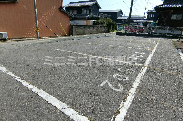 【田中グリーンハイツの駐車場】