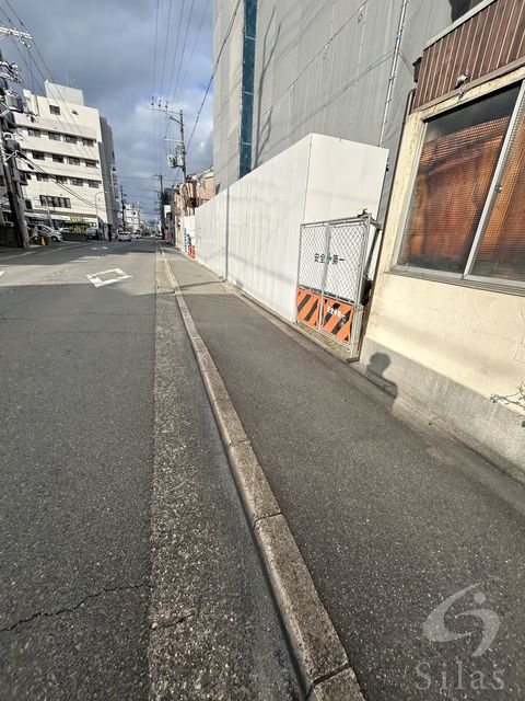 【京都市南区唐橋経田町のマンションのエントランス】