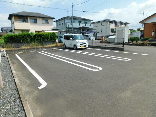 【ブリッサ　セレノの駐車場】