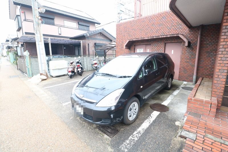 【ビラ・アペックス京都竹田の駐車場】