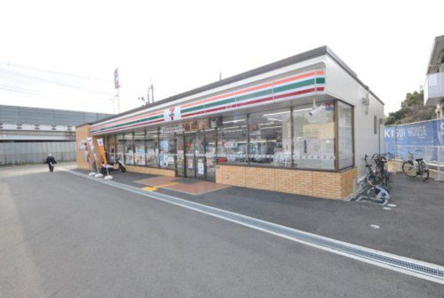 【吹田市山田北のマンションのコンビニ】