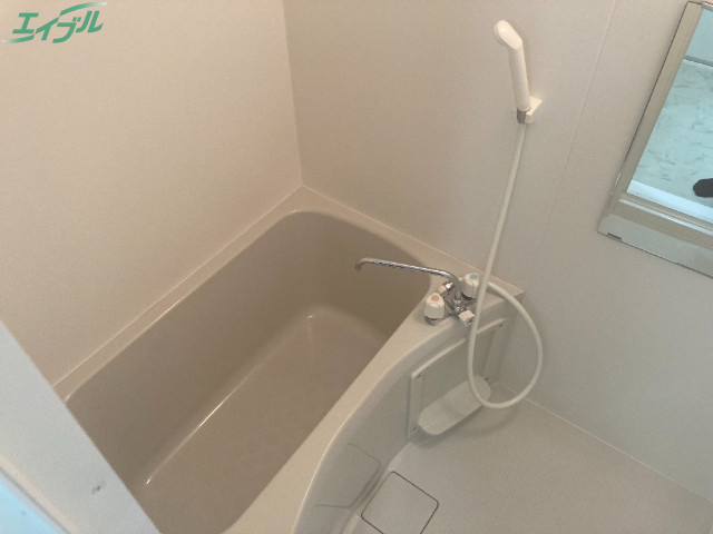 バス・シャワールーム　同物件別部屋です