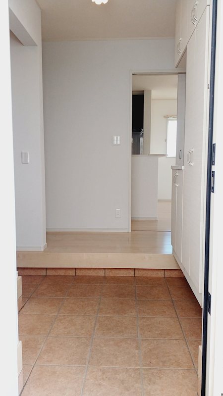 玄関　広々とした玄関スペース　収納あり♪