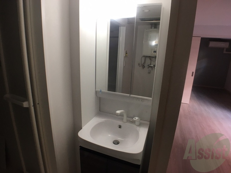 洗面設備　シャンプードレッサーで身支度もラクラクです！