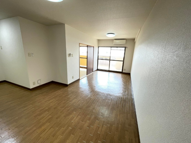 居室・リビング　日当たりのいいリビングです