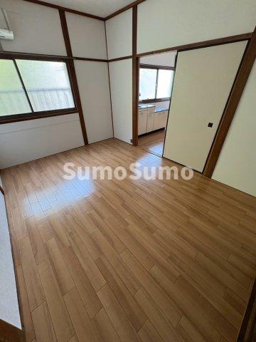 その他部屋・スペース　落ち着いた色調の寝室です