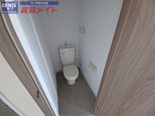 トイレ　別部屋同タイプ