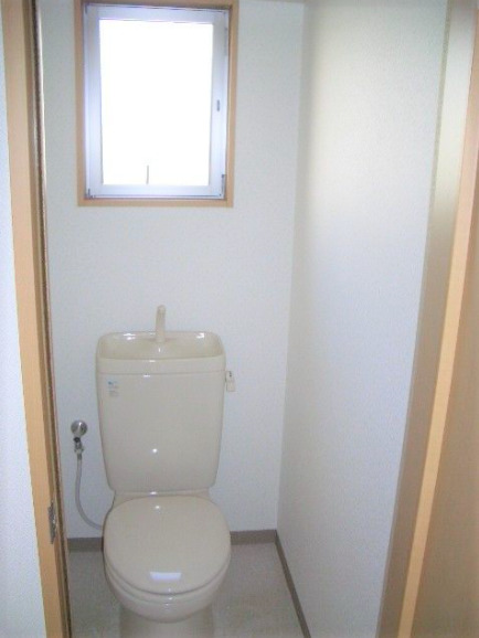 トイレ　ゆったりとした空間のトイレです