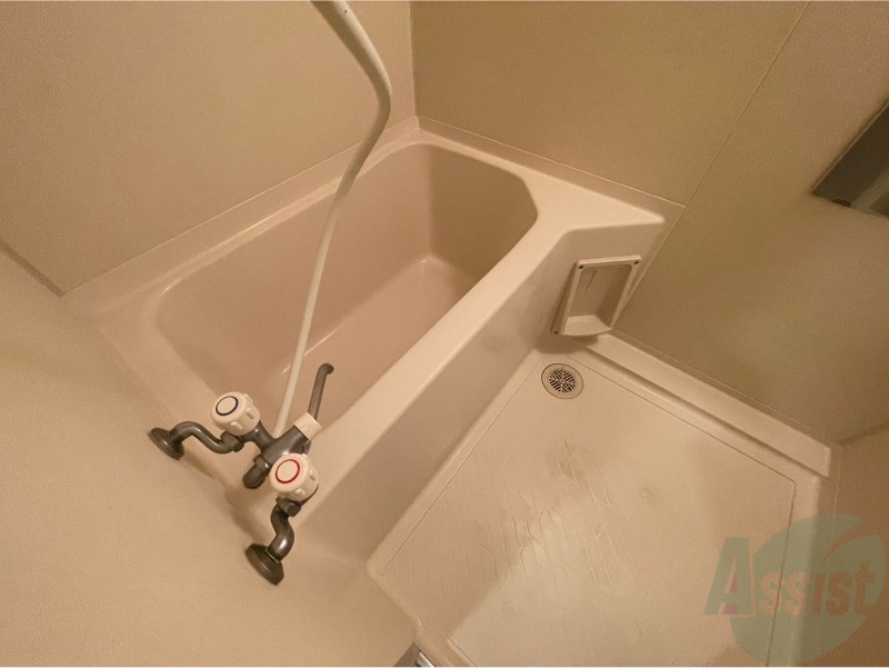 バス・シャワールーム　お風呂になります。一日の疲れを癒してくださいね。