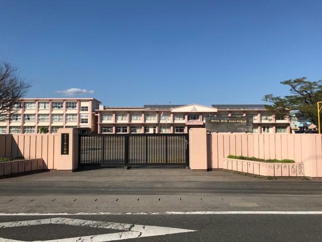 小学校　鹿屋市立寿小学校（小学校）まで498m