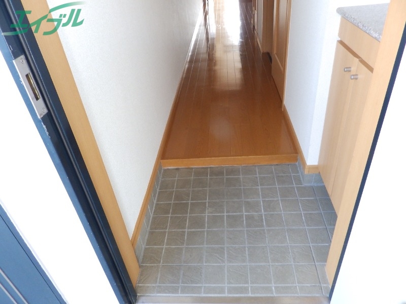 玄関　同物件別室画像