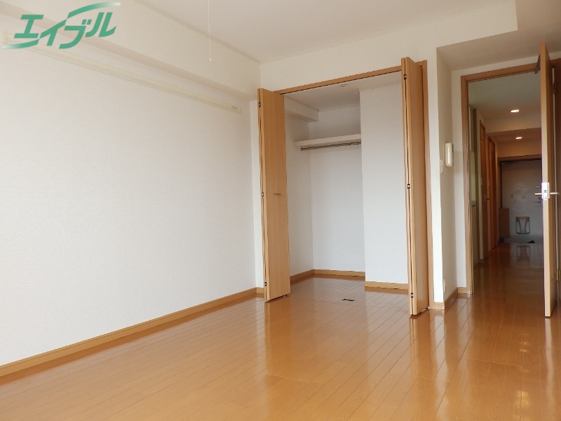 居室・リビング　同物件別室画像