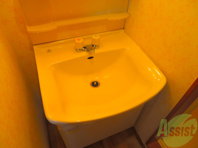 洗面設備　洗面化粧台はこちらになりますねー。忙しい朝は助かりますね