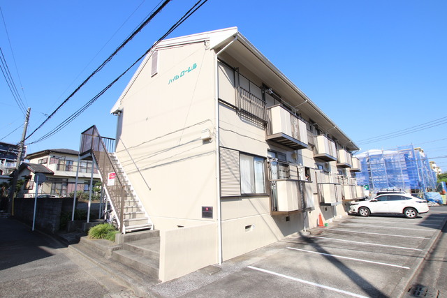 建物外観　※駐車場は非賃貸