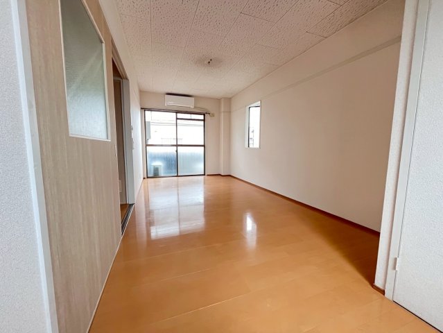 居室・リビング　ゆったりとした居間です