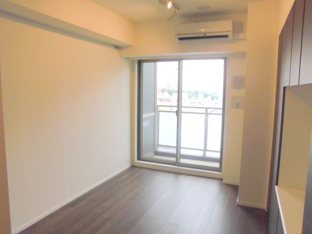 居室・リビング　※別部屋の参考写真です。