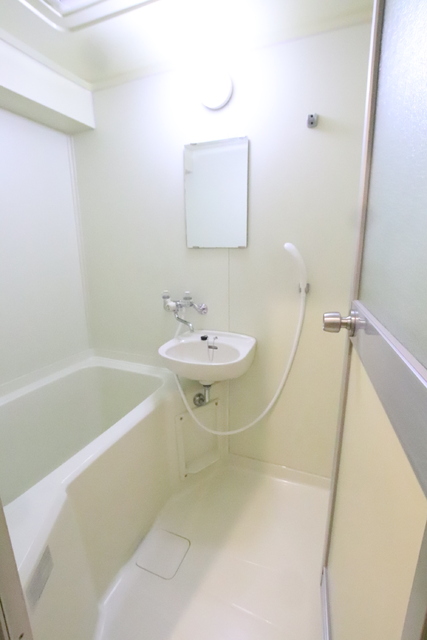 バス・シャワールーム　バスルームです♪