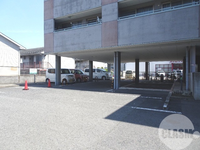 駐車場　敷地内駐車場