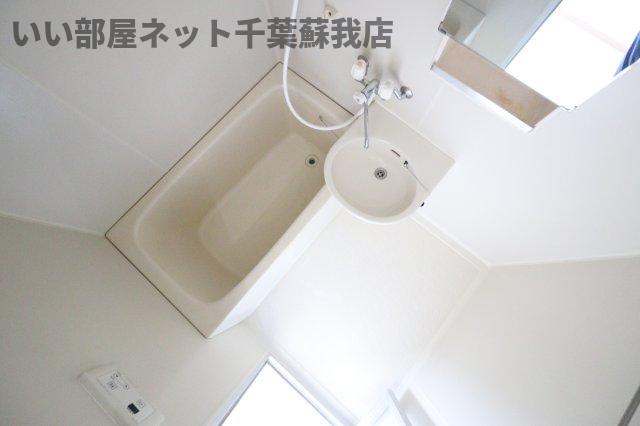 バス・シャワールーム　落ち着いた空間のお風呂です