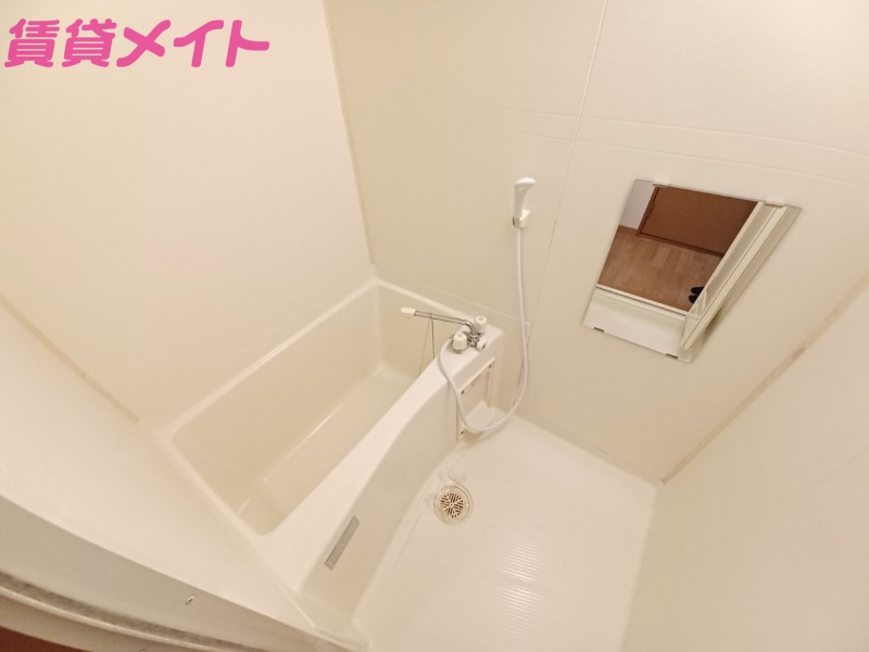バス・シャワールーム　同物件別室の画像です