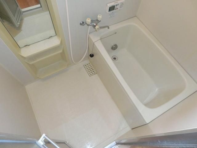 バス・シャワールーム　追い焚き完備のバスルーム