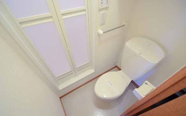 トイレ　別号室の写真です。