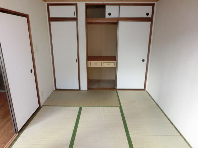 その他部屋・スペース　日当たりの良い和室6帖