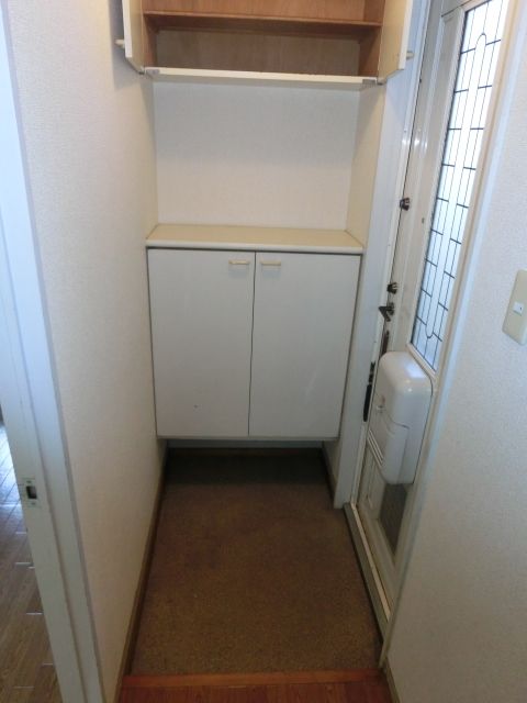 玄関　玄関収納あります