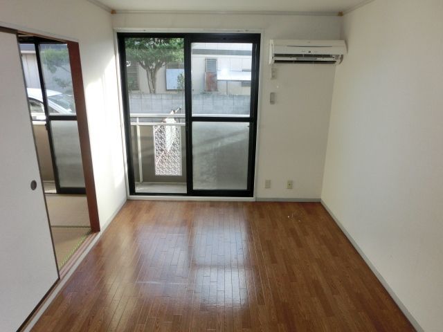 居室・リビング　居室6帖日当たり良好