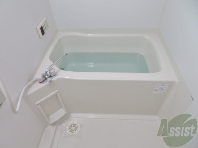 バス・シャワールーム　落ち着いたデザインのバスルーム。ゆったりできそうです。