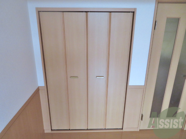 収納　クローゼットがありました。お洋服や荷物はここへ