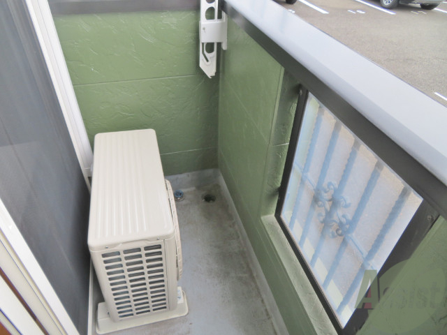 バルコニー　バルコニーは幅があり、広い印象を受けました。