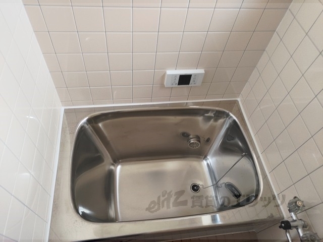 バス・シャワールーム　浴槽