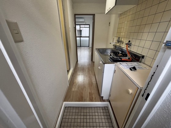 玄関　※別号室の写真です