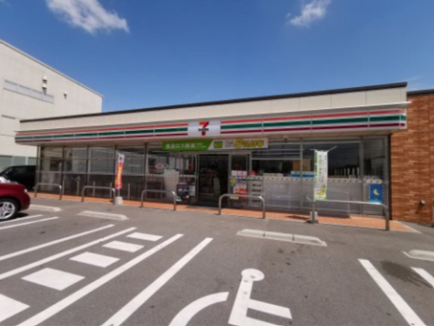 コンビニ　セブンイレブン 堺南花田町店（コンビニ）まで637m