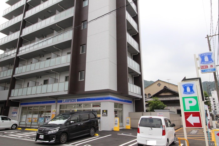 スーパー　ローソン呉阿賀中央六丁目店（スーパー）まで0m